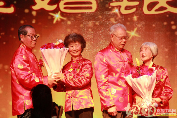 热烈庆祝感蜂堂第二届金婚银婚庆典圆满礼成