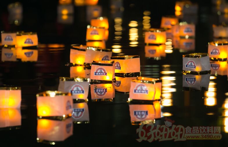 莫斯利安为大家祈福健康平安