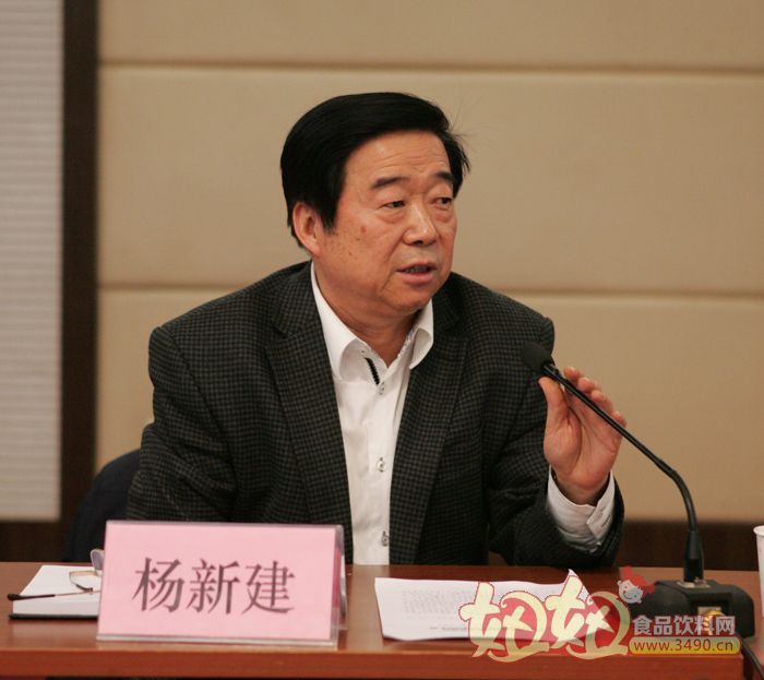 杨新建厅长介绍情况